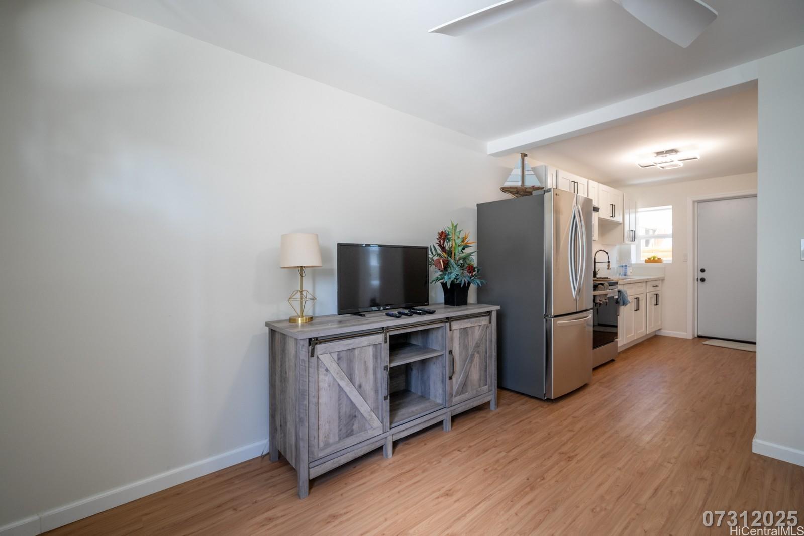 829 Waiaka Pl Honolulu - Multi-family - photo 18 of 25