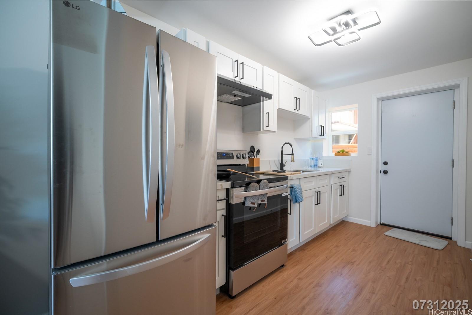 829 Waiaka Pl Honolulu - Multi-family - photo 21 of 25