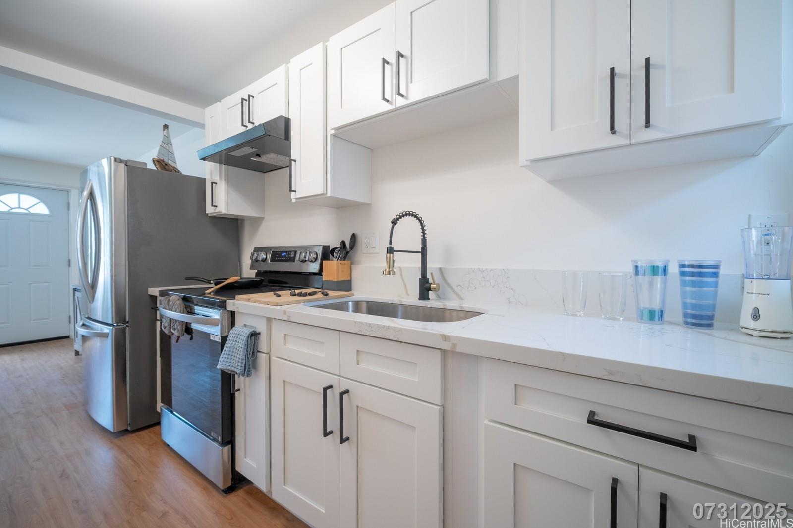 829 Waiaka Pl Honolulu - Multi-family - photo 23 of 25