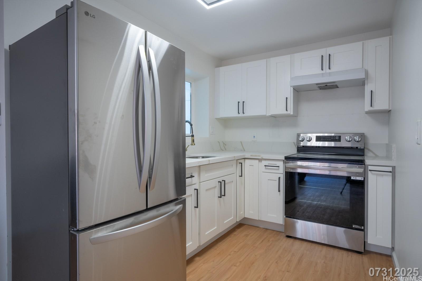 829 Waiaka Pl Honolulu - Multi-family - photo 5 of 25