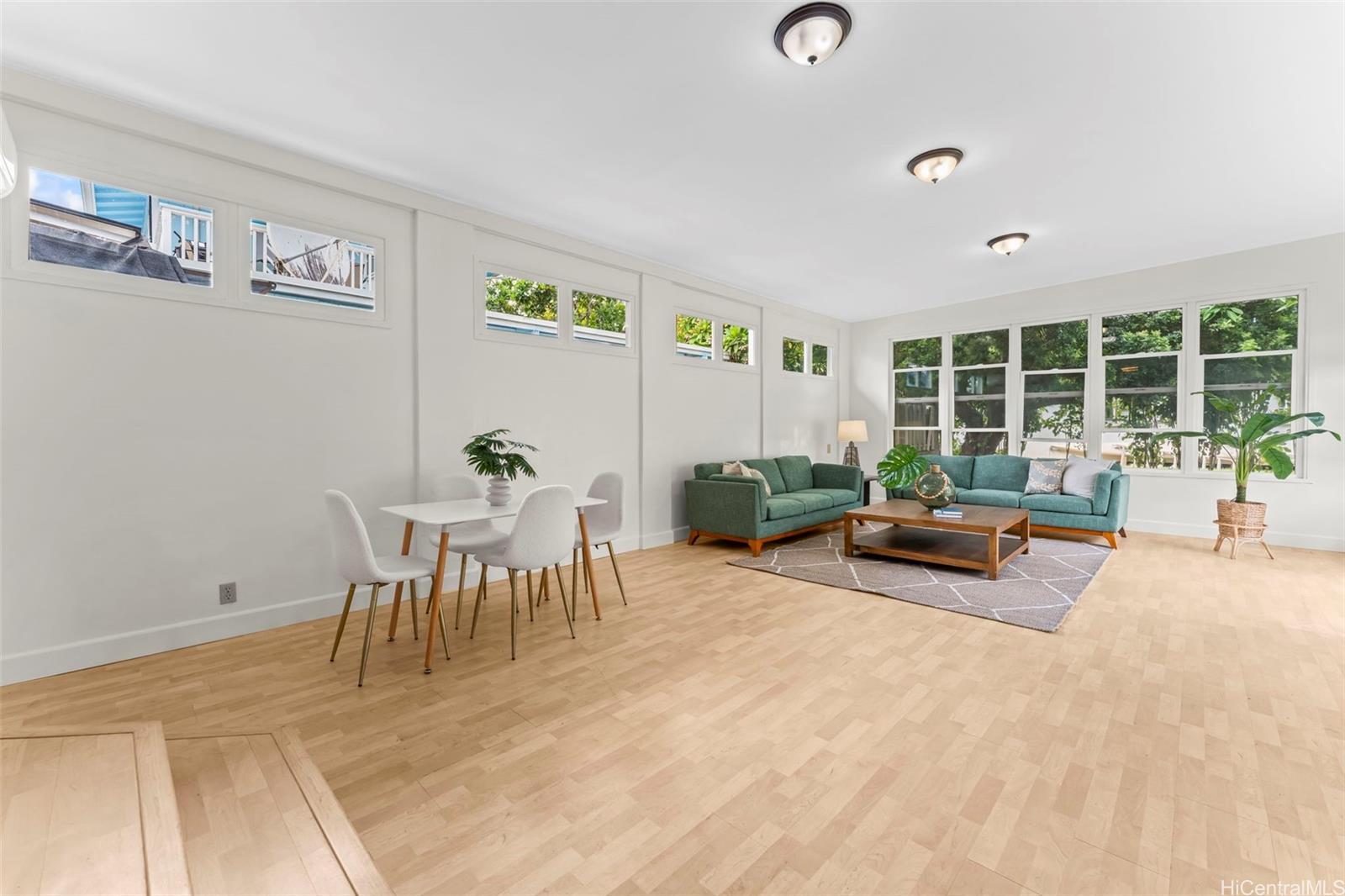 840  Oneawa Street Koolaupoko, Kailua home - photo 2 of 24