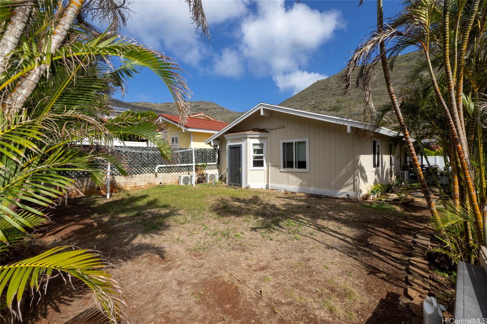 840  Papalalo Pl Kalama Valley, Hawaii Kai home - photo 24 of 25