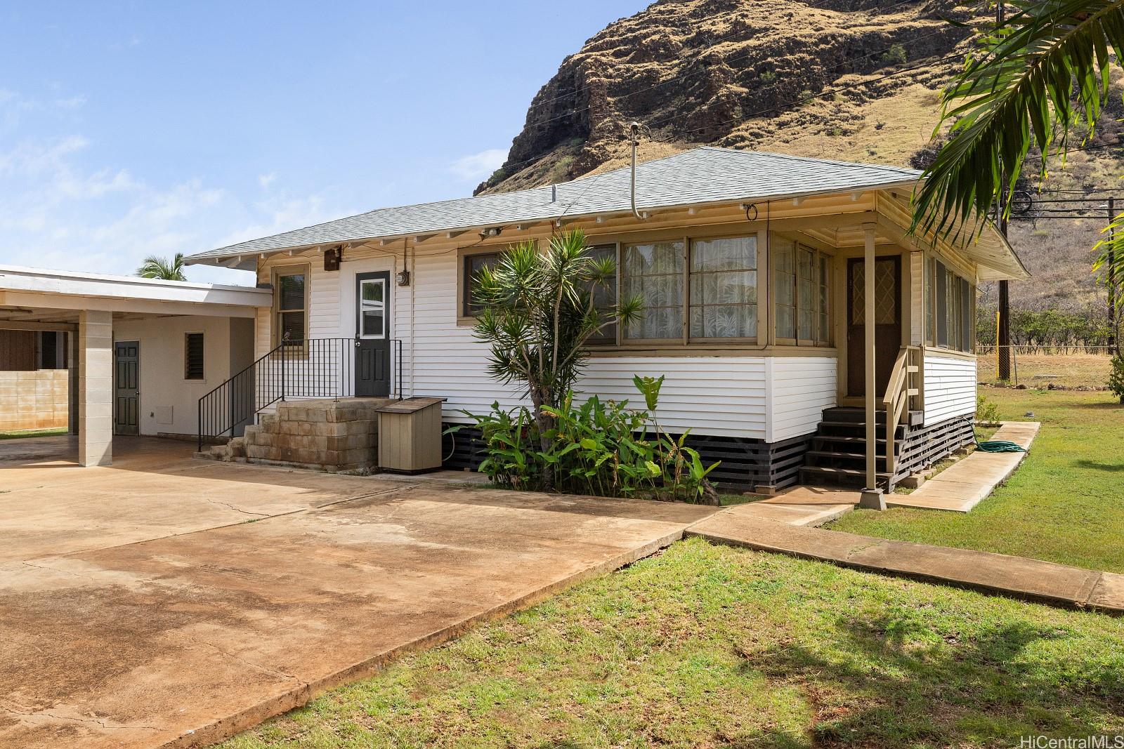 84-052  Lawaia Street Makaha, Leeward home - photo 2 of 24