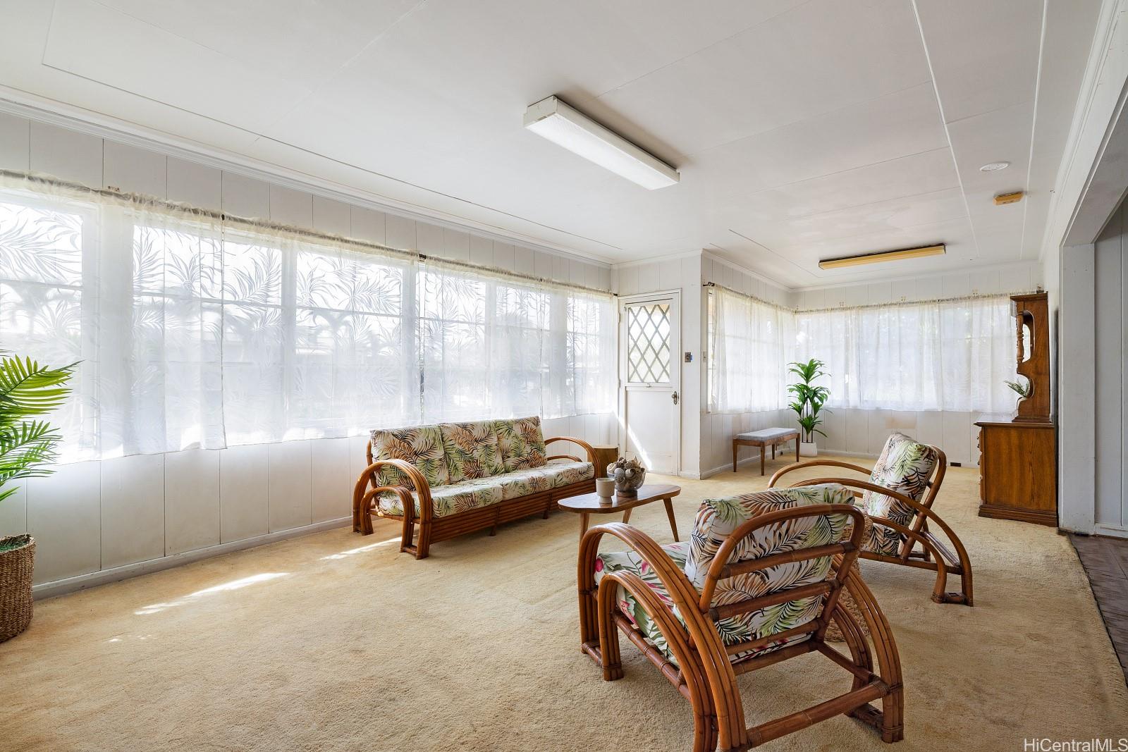 84-052  Lawaia Street Makaha, Leeward home - photo 4 of 24