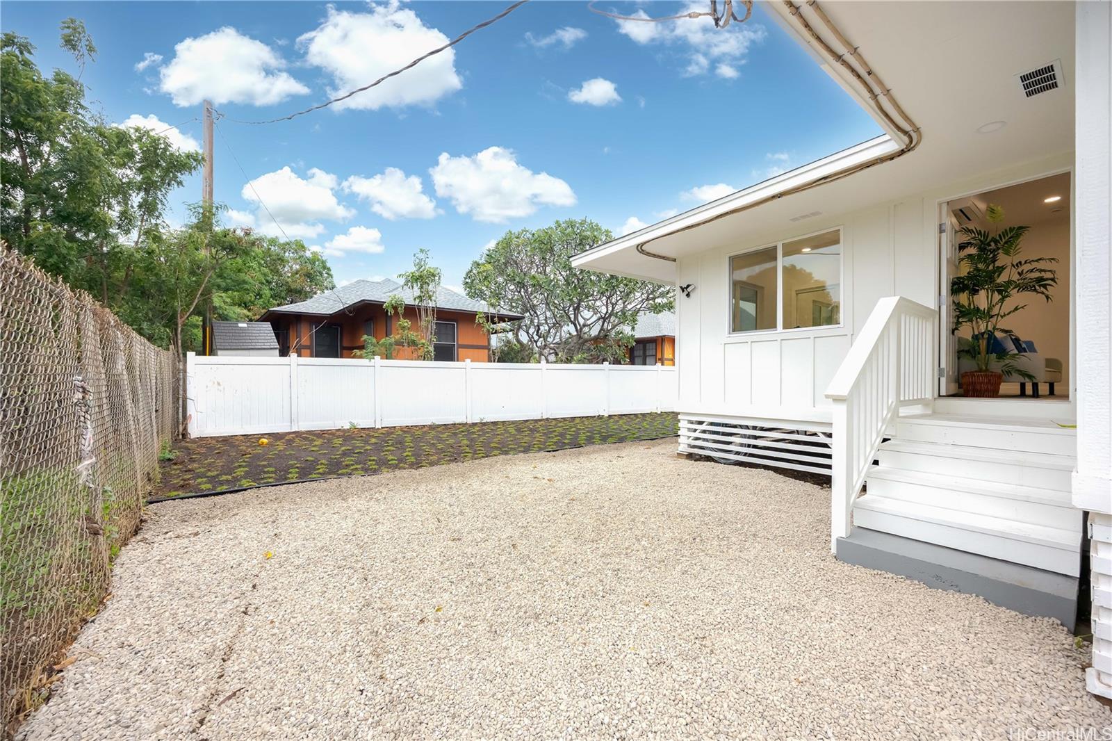 84-1036  Farrington Hwy Makaha, Leeward home - photo 24 of 25