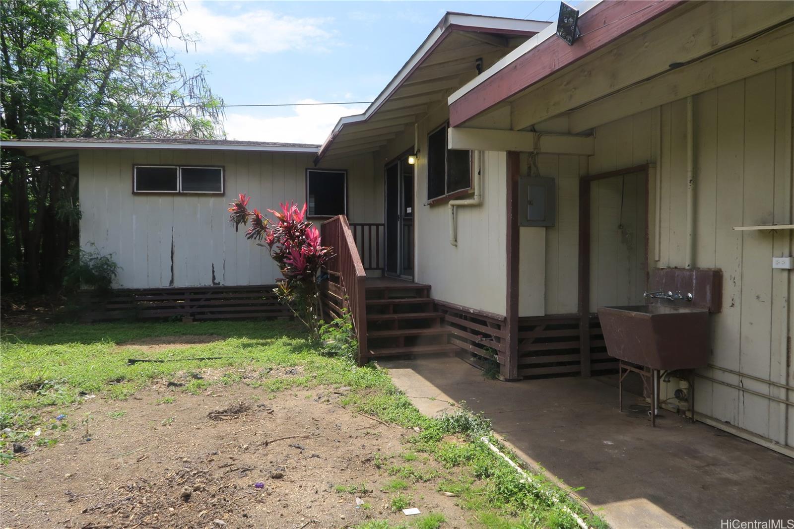 84-1046 Farrington Hwy Waianae - Rental - photo 3 of 20