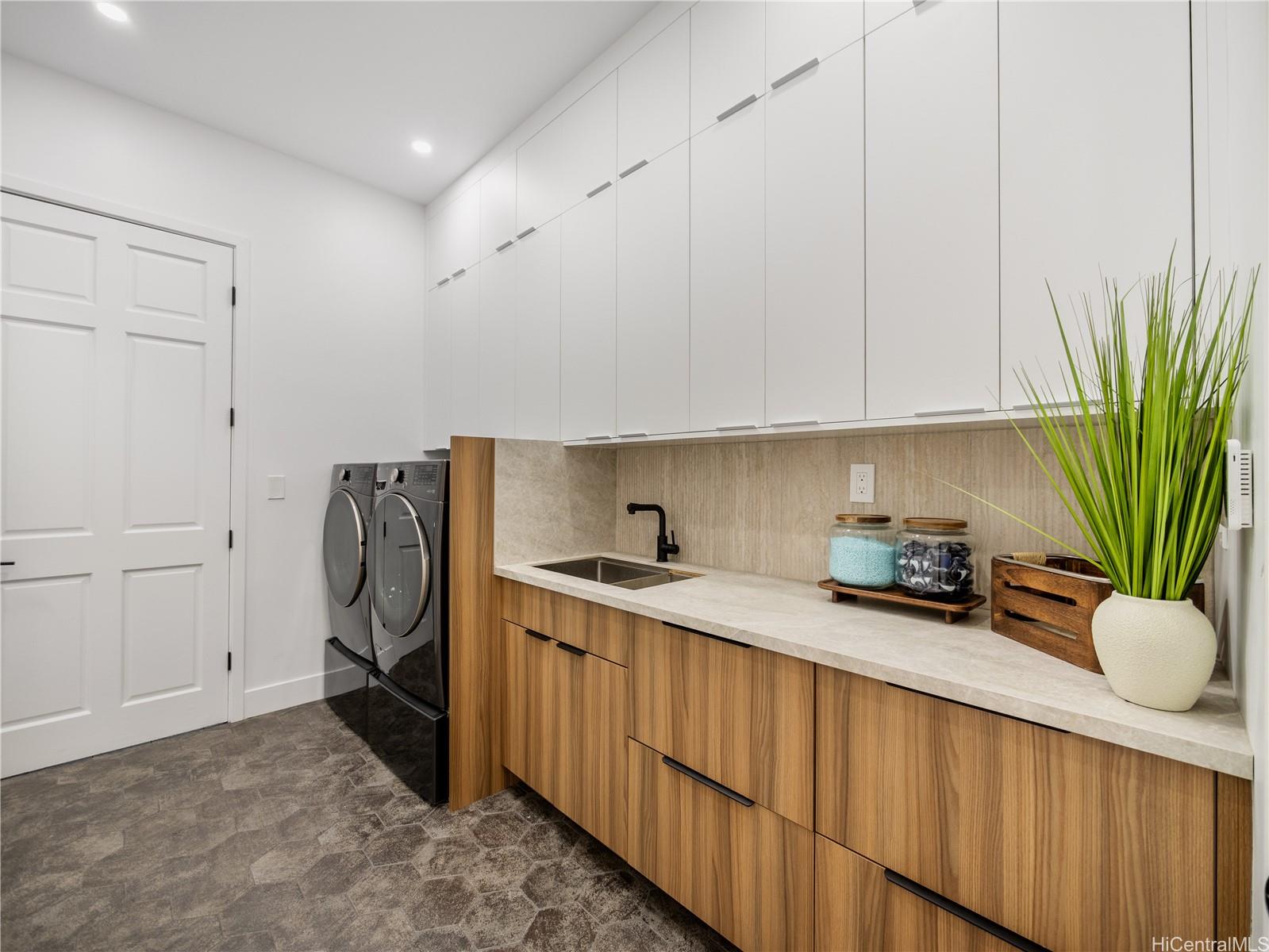 84-1060  Maunaolu Street Maunaolu Estates, Leeward home - photo 17 of 25