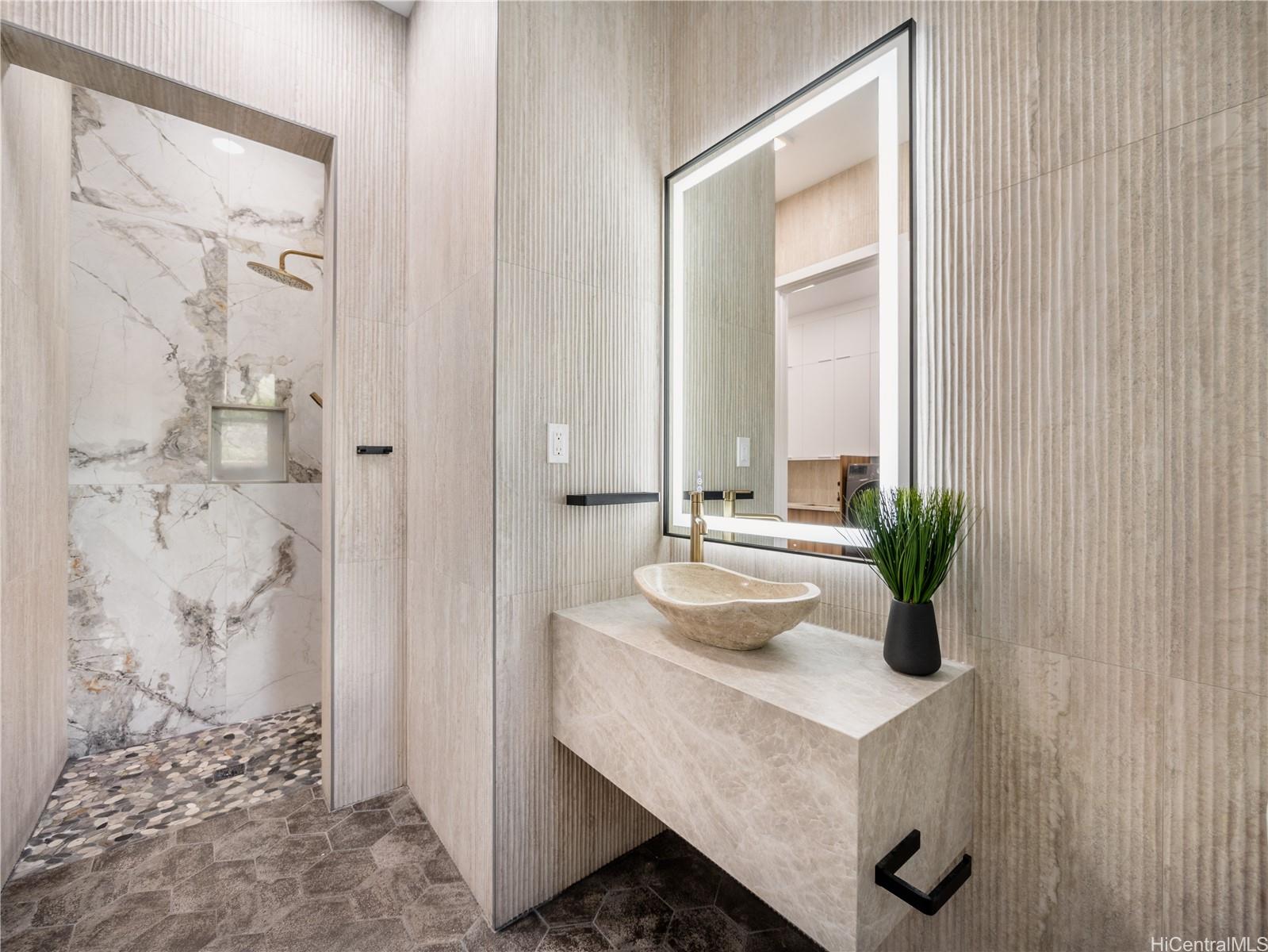 84-1060  Maunaolu Street Maunaolu Estates, Leeward home - photo 18 of 25