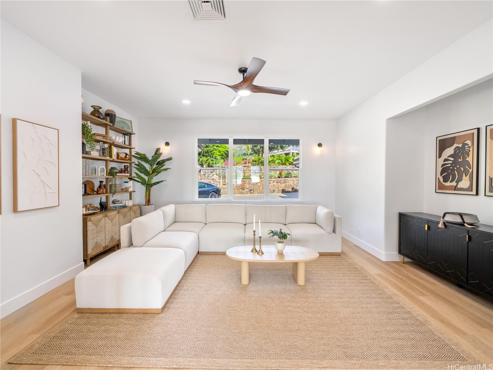 84-1060  Maunaolu Street Maunaolu Estates, Leeward home - photo 6 of 25