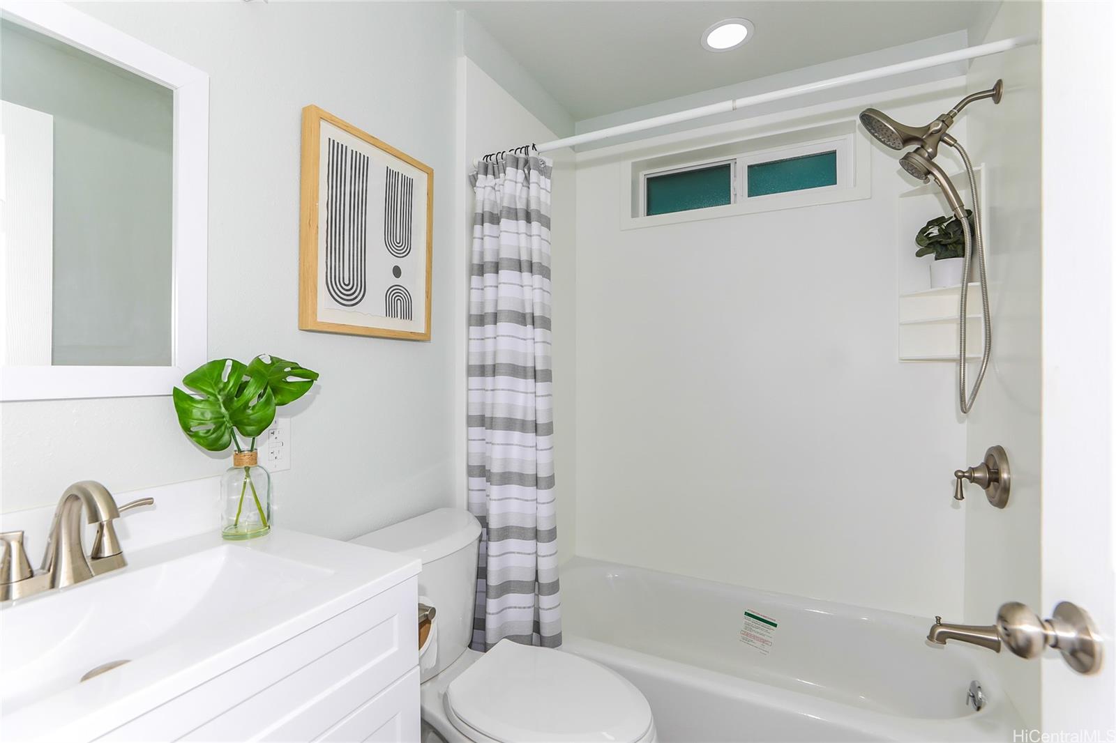 84-1070  Lahilahi Street Makaha, Leeward home - photo 11 of 17