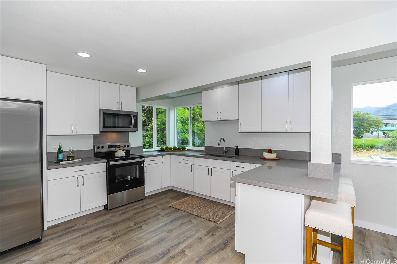 84-1070  Lahilahi Street Makaha, Leeward home - photo 5 of 17