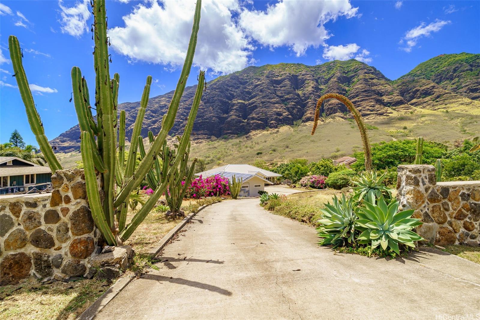 84-1080  Maunaolu Street Maunaolu Estates, Leeward home - photo 2 of 25