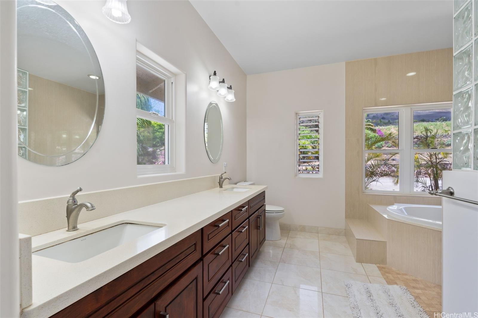 84-1080  Maunaolu St Maunaolu Estates, Leeward home - photo 11 of 25