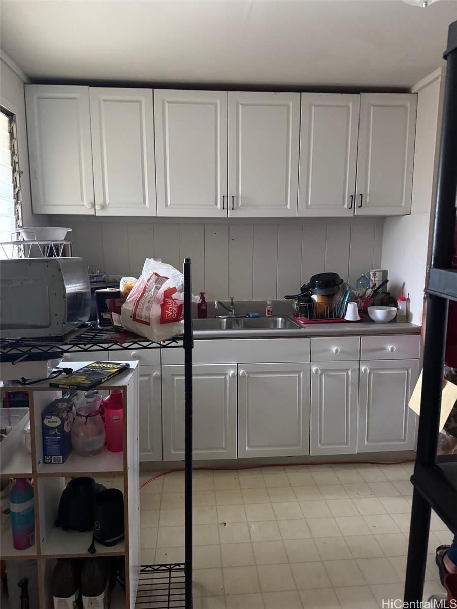 84-1086  Farrington Hwy Makaha, Leeward home - photo 3 of 9