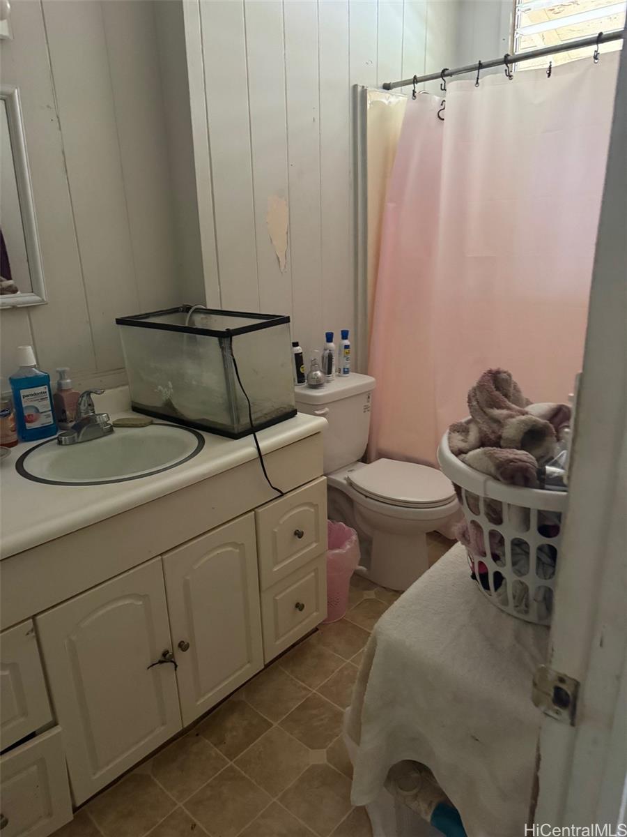 84-1086  Farrington Hwy Makaha, Leeward home - photo 6 of 9