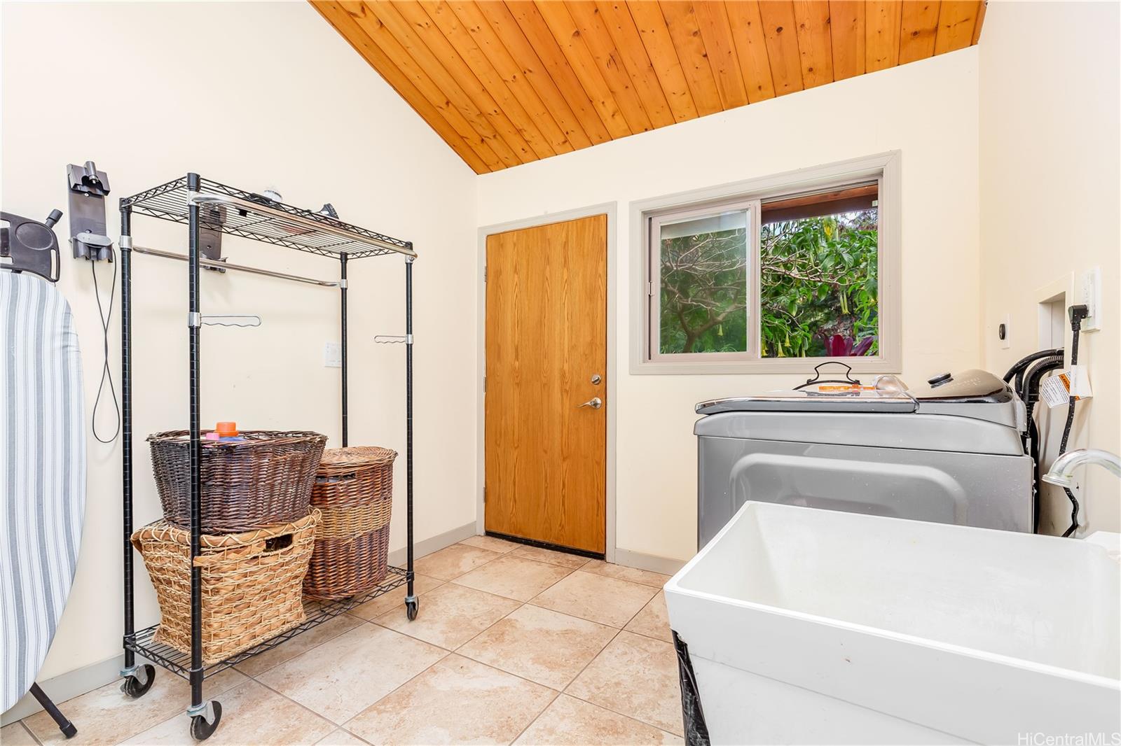 84-1369  Maunaolu Street Maunaolu Estates, Leeward home - photo 14 of 25