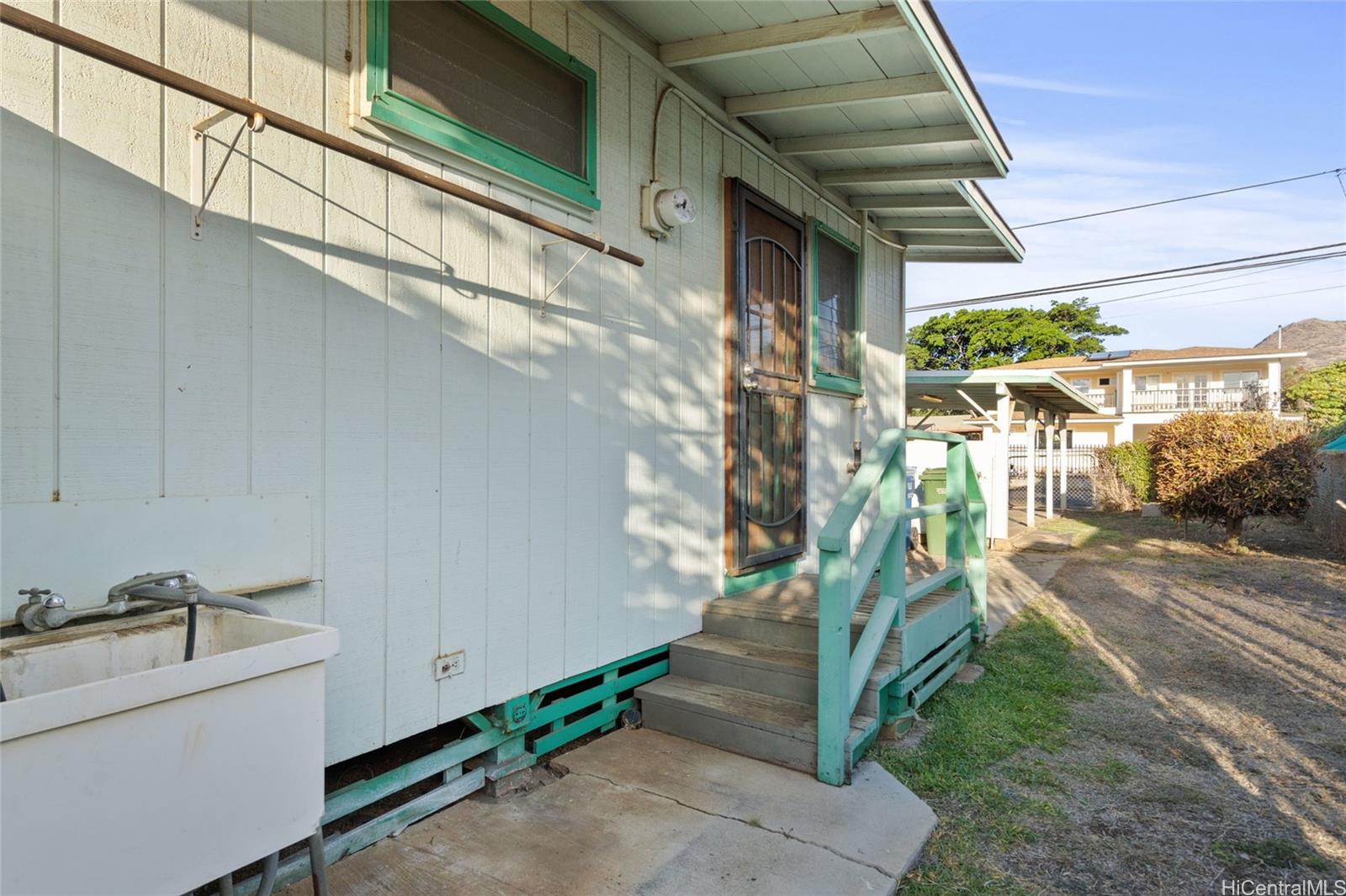 84-157  Jade Street Makaha, Leeward home - photo 4 of 24