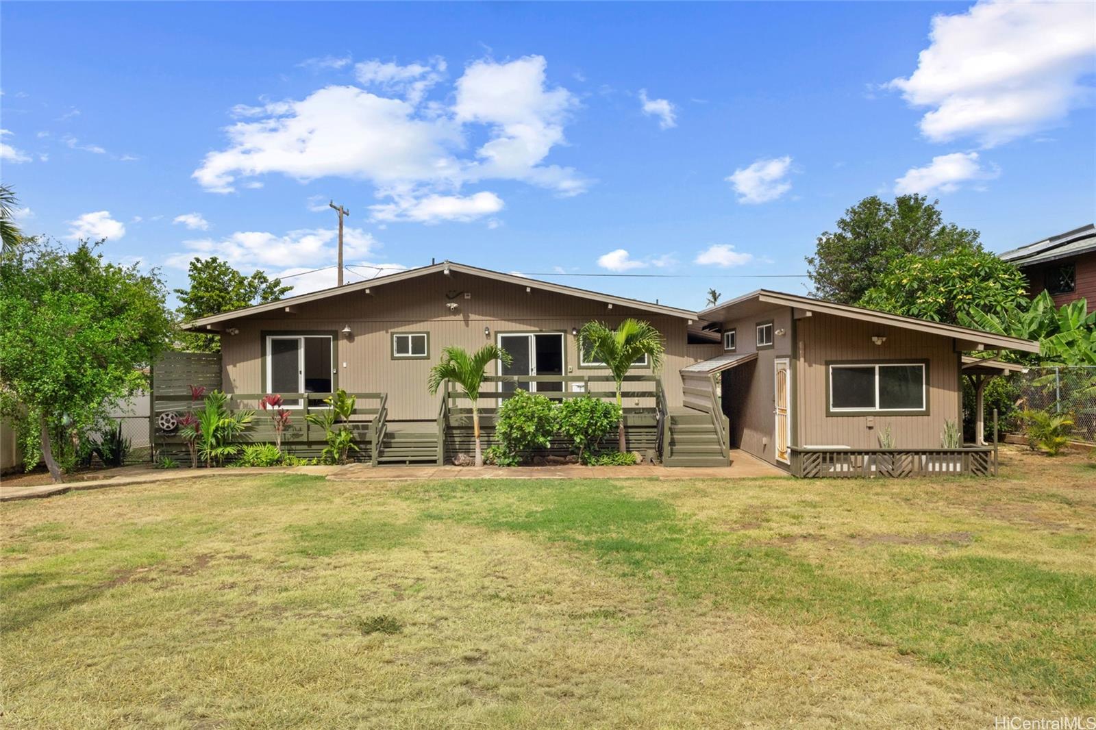 84-21  Makau Street Makaha, Leeward home - photo 2 of 25