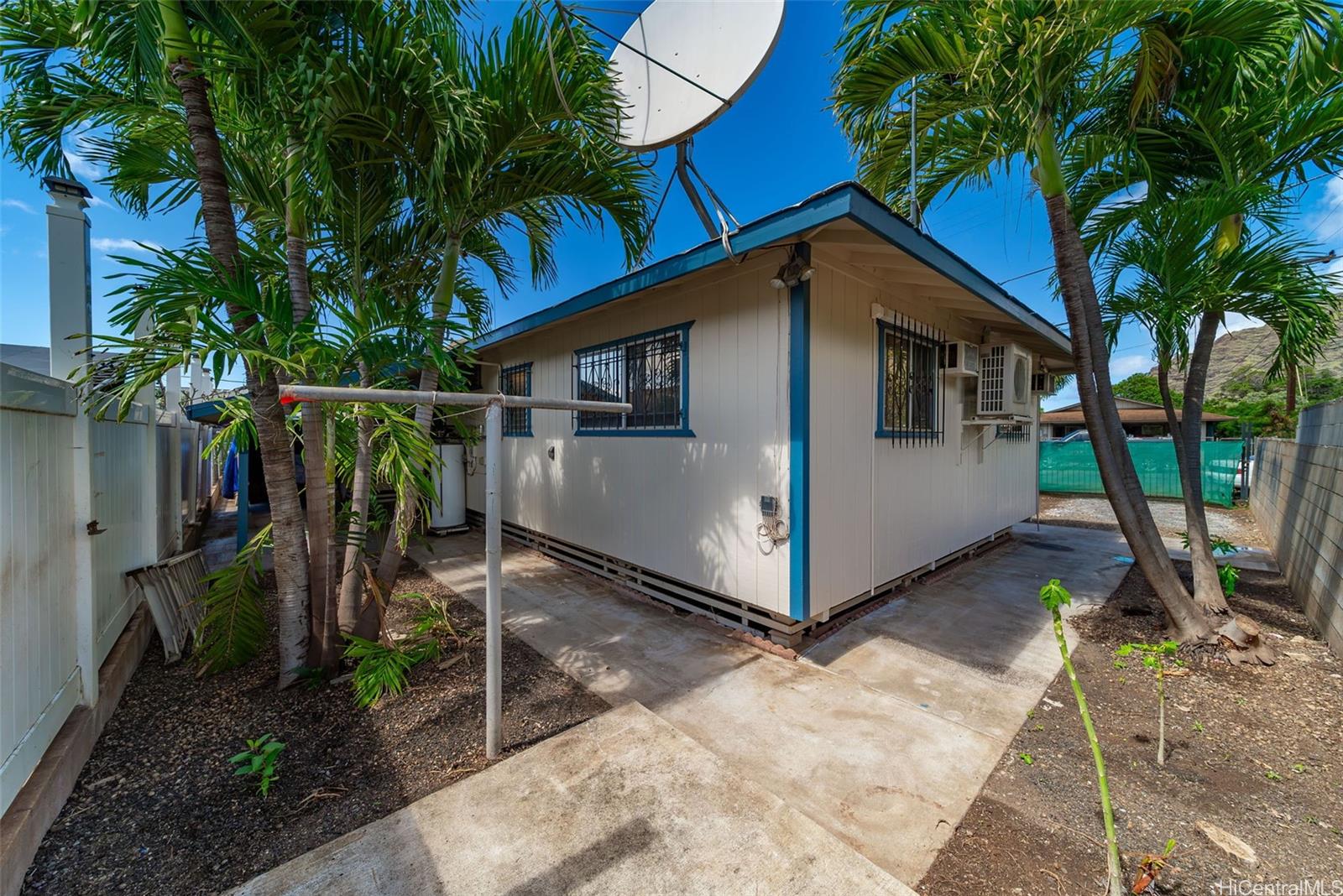 84-215  Ala Naauao Place Makaha, Leeward home - photo 2 of 25