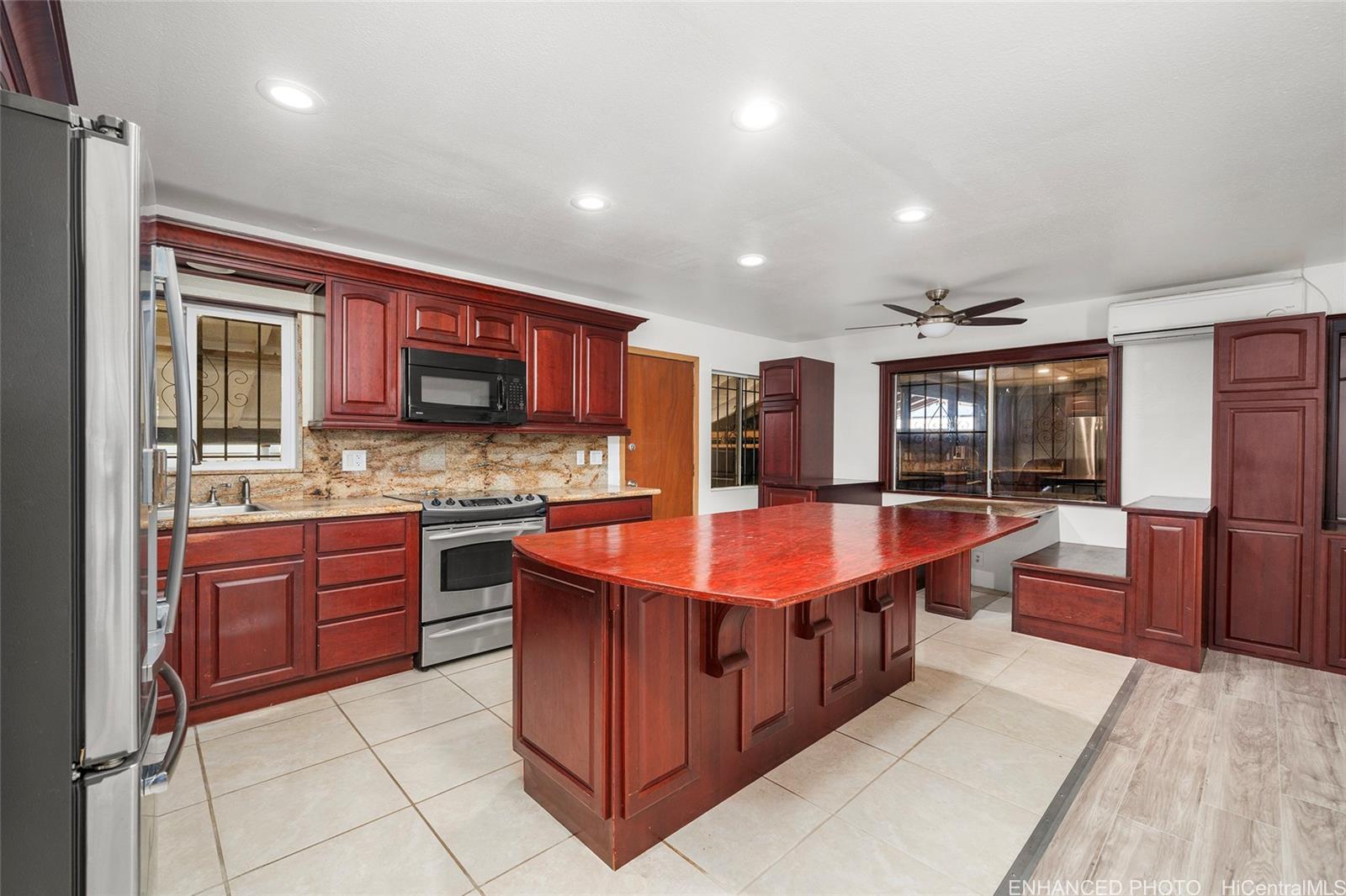 84-215  Ala Naauao Place Makaha, Leeward home - photo 5 of 25