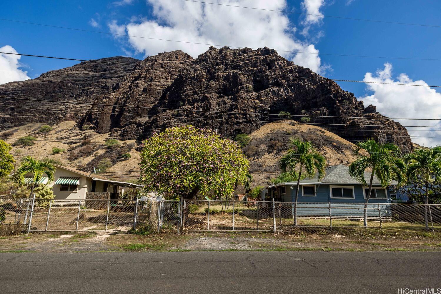 84-270  Holt Street Makaha, Leeward home - photo 8 of 25