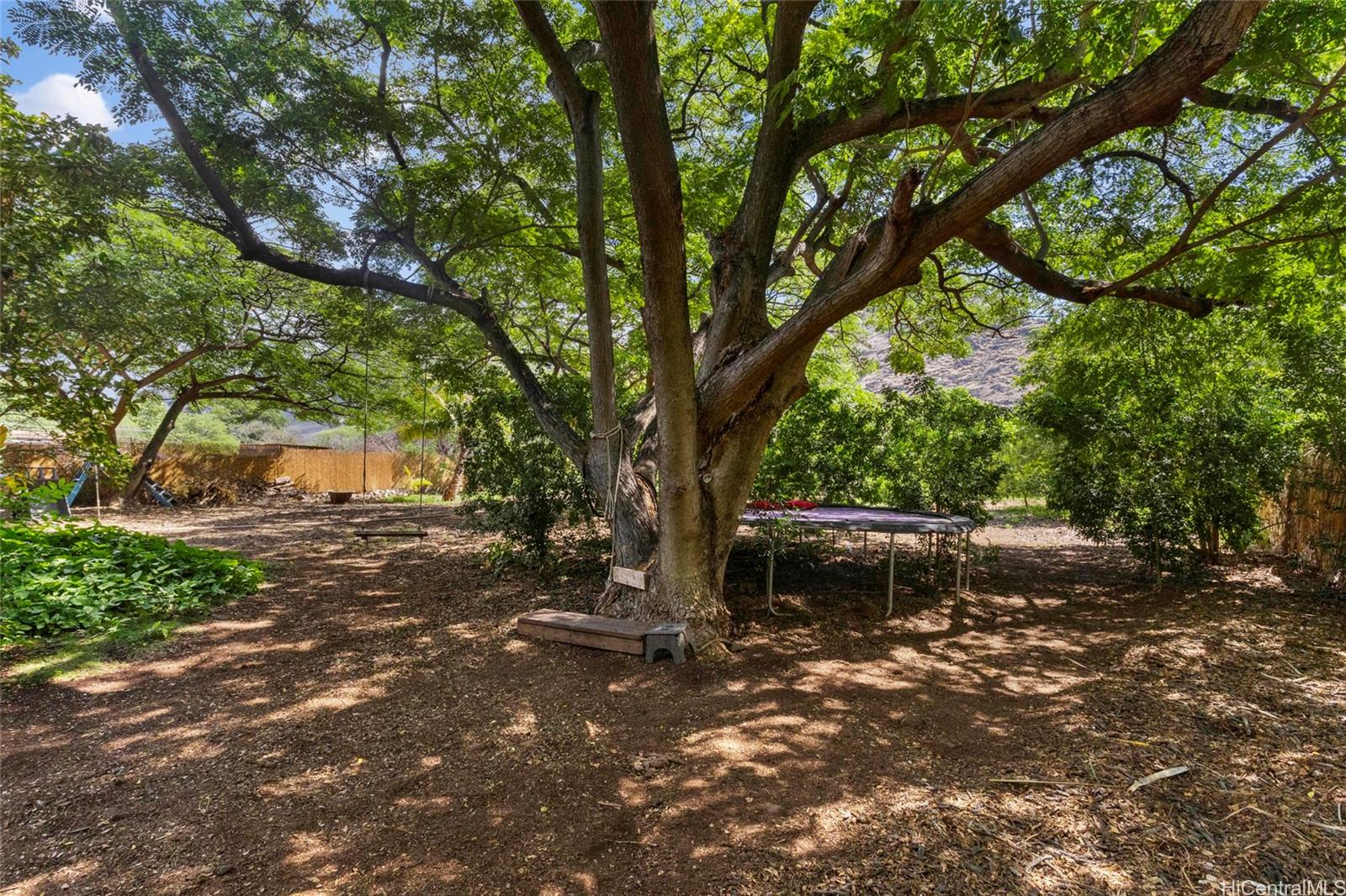 84-425  Makaha Valley Road Makaha, Leeward home - photo 3 of 23