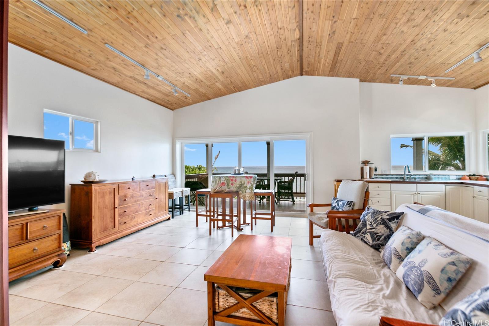 84-485  FARRINGTON Hwy Makaha, Leeward home - photo 8 of 25