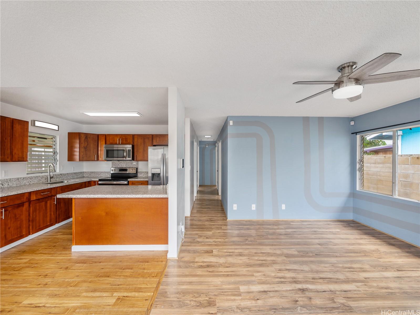 84-537  Manuku Street Makaha, Leeward home - photo 11 of 24