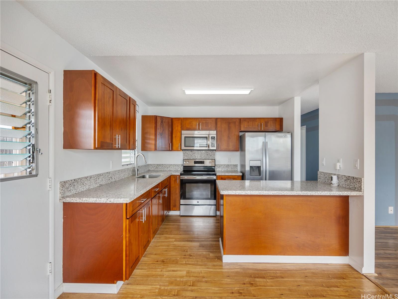 84-537  Manuku Street Makaha, Leeward home - photo 4 of 24