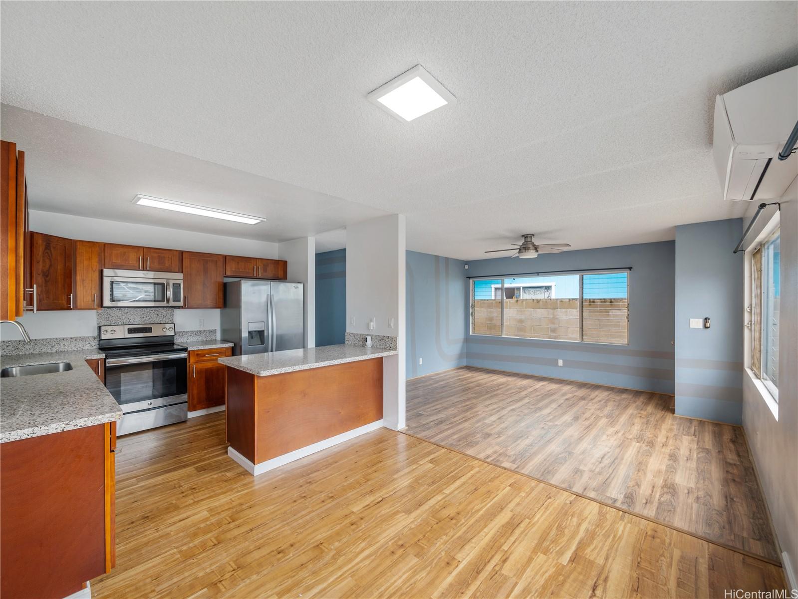 84-537  Manuku Street Makaha, Leeward home - photo 5 of 24