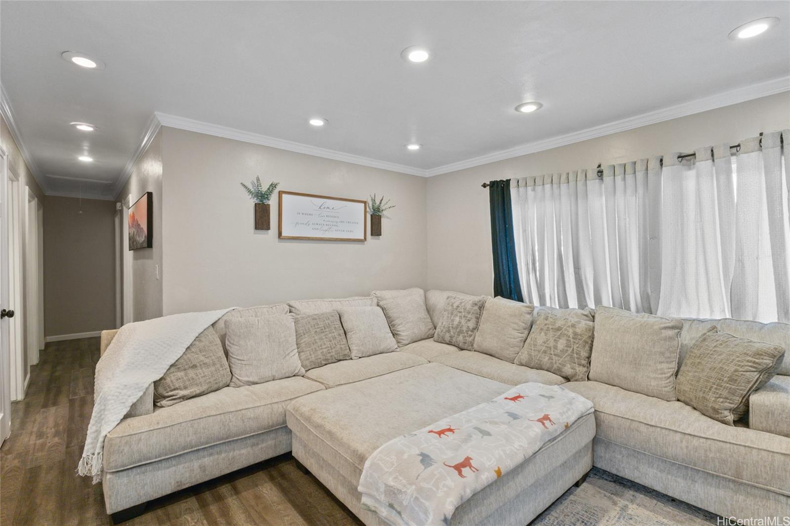 84-561  Manuku Street Makaha, Leeward home - photo 5 of 25