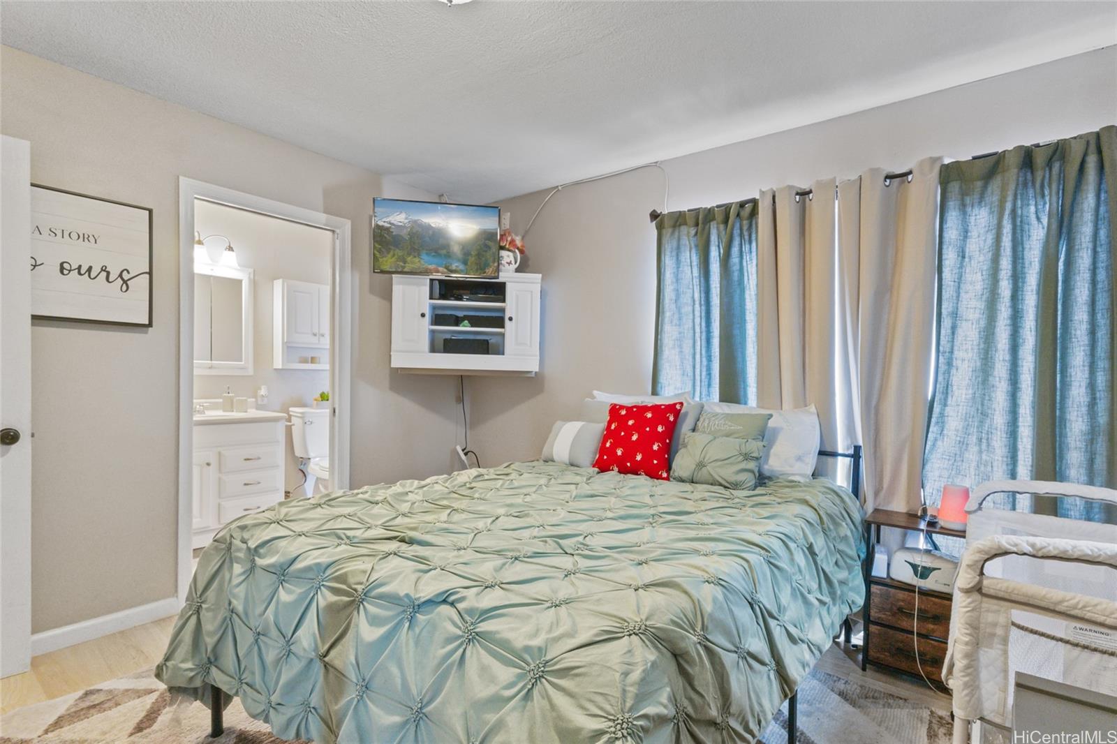 84-561  Manuku Street Makaha, Leeward home - photo 7 of 25