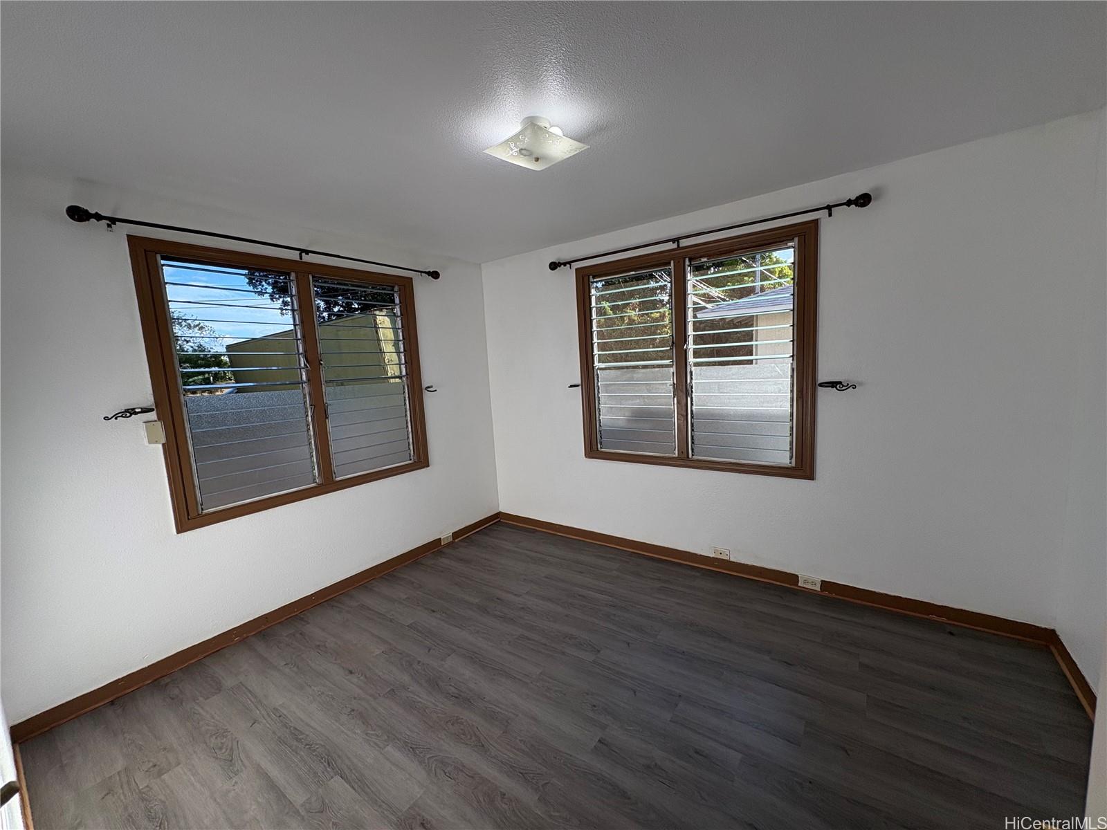 84-570 Farrington Hwy Waianae - Rental - photo 3 of 5