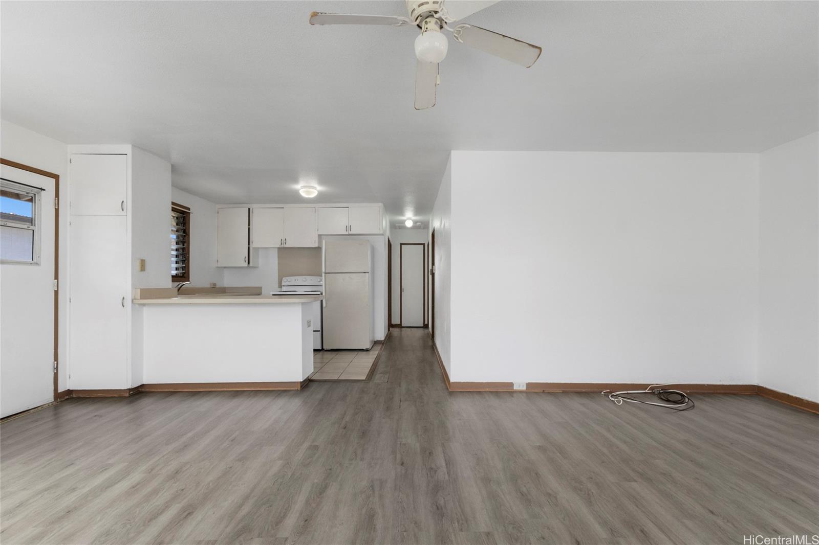 84-570  Farrington Hwy Makaha, Leeward home - photo 4 of 17