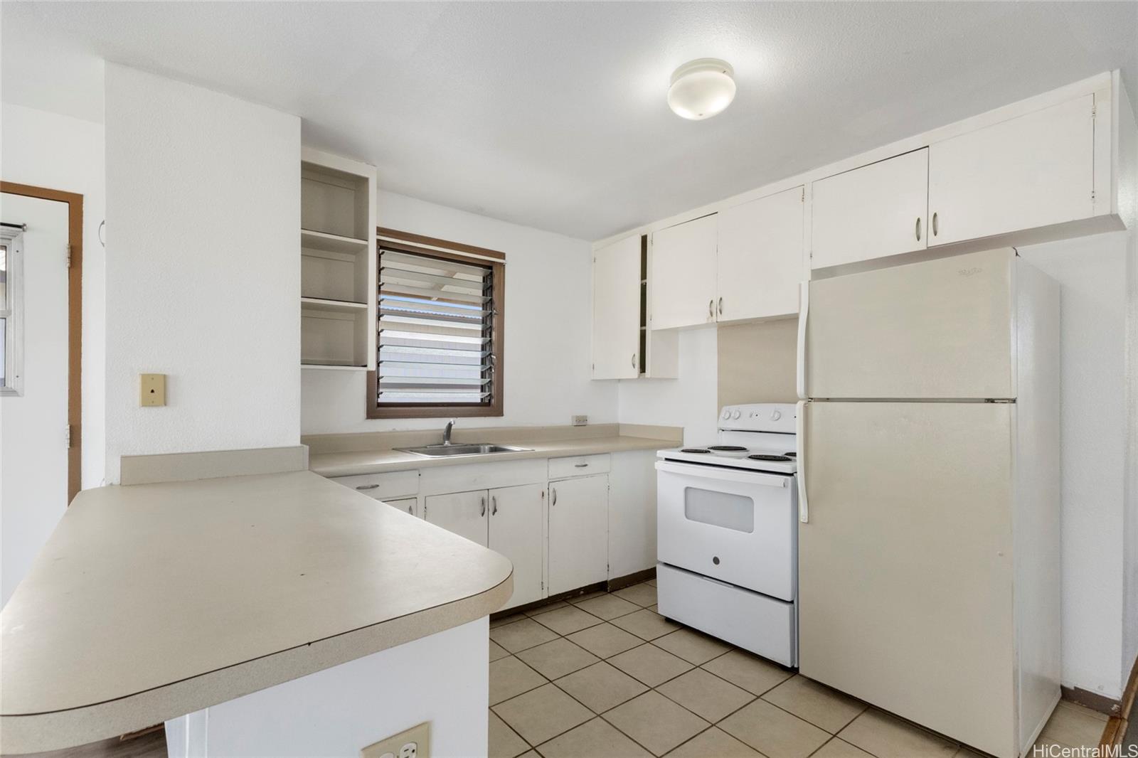 84-570  Farrington Hwy Makaha, Leeward home - photo 5 of 17