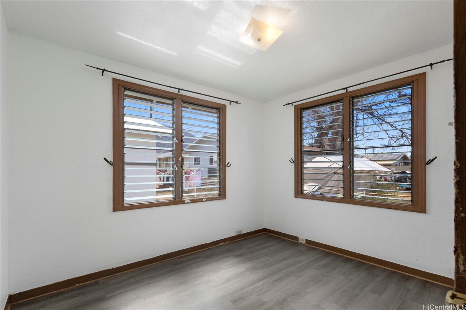 84-570  Farrington Hwy Makaha, Leeward home - photo 9 of 17