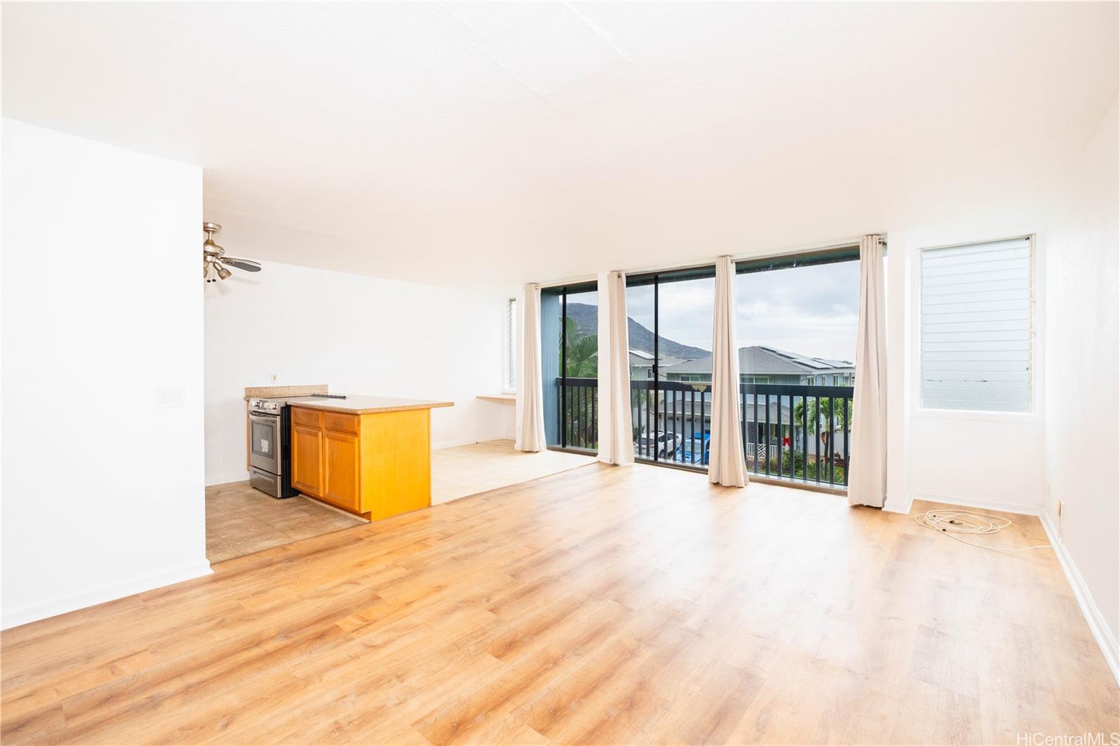 Makaha Oceanview Estates condo # 203B, Waianae, Hawaii - photo 4 of 24