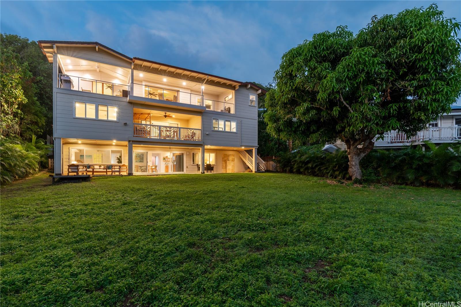 846  Aalapapa Drive Lanikai, Kailua home - photo 2 of 25
