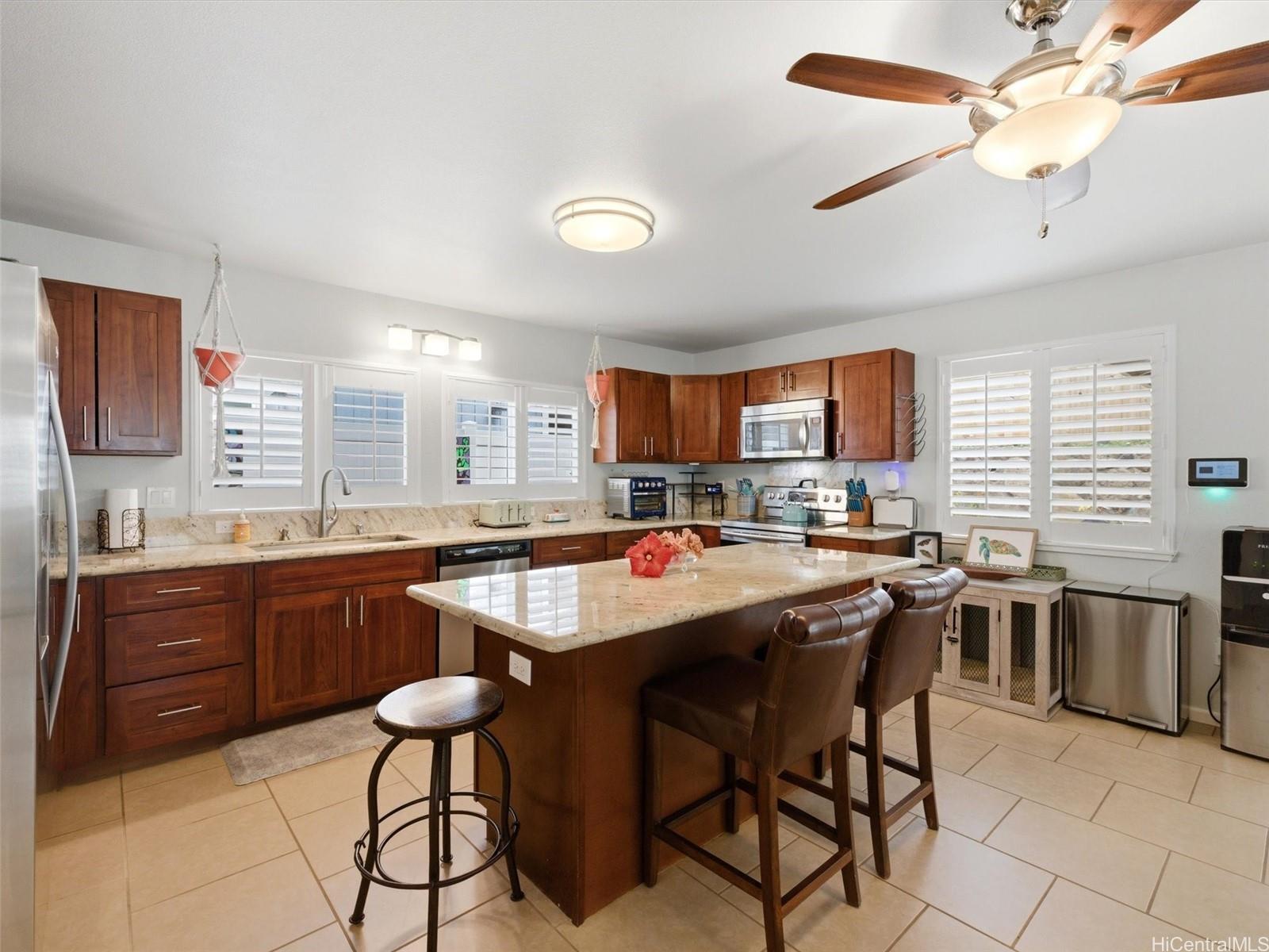 84-621  Ala Mahiku Street Makaha Oceanview Estates, Leeward home - photo 5 of 25