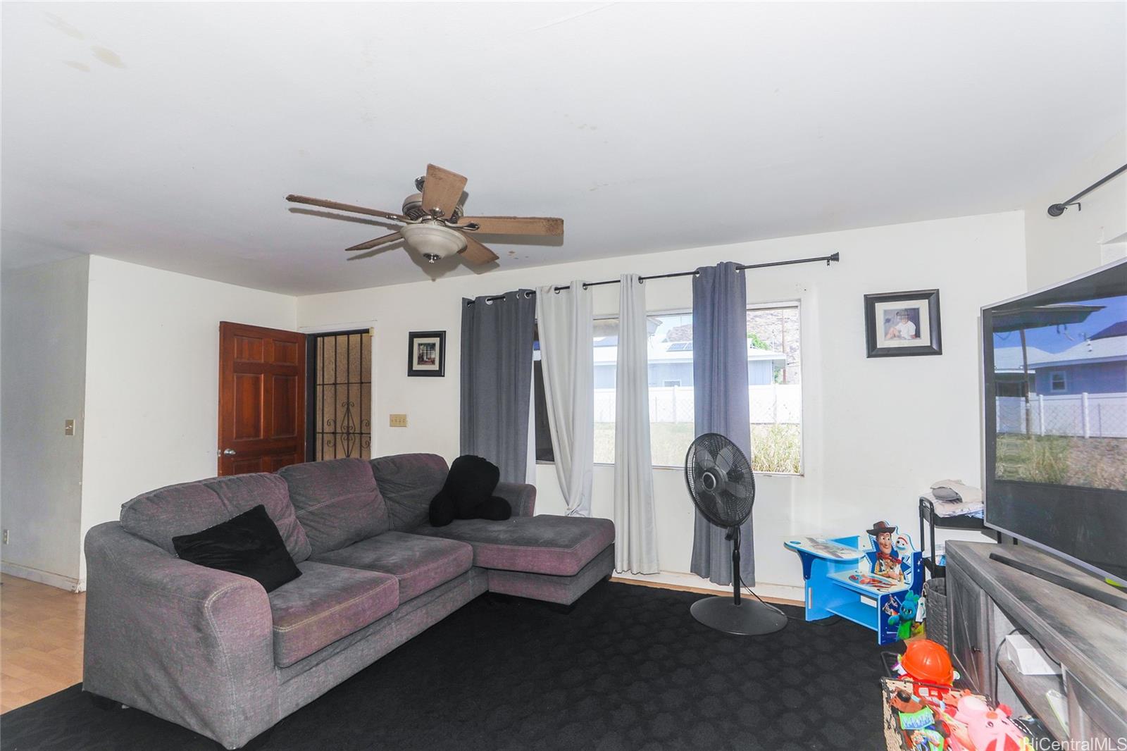 84-629  Lahaina St Makaha, Leeward home - photo 2 of 20