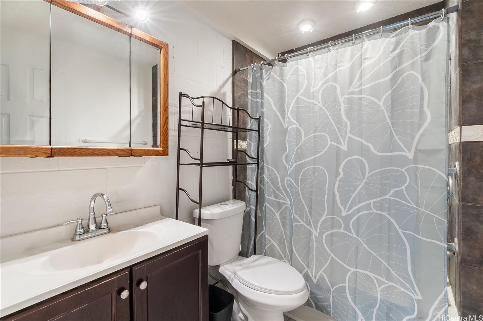 84-648  Kepue Street Makaha, Leeward home - photo 15 of 18