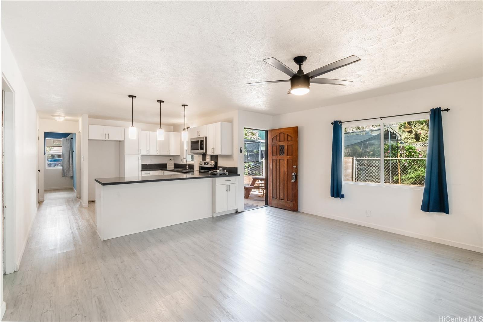 84-648  Kepue Street Makaha, Leeward home - photo 9 of 18