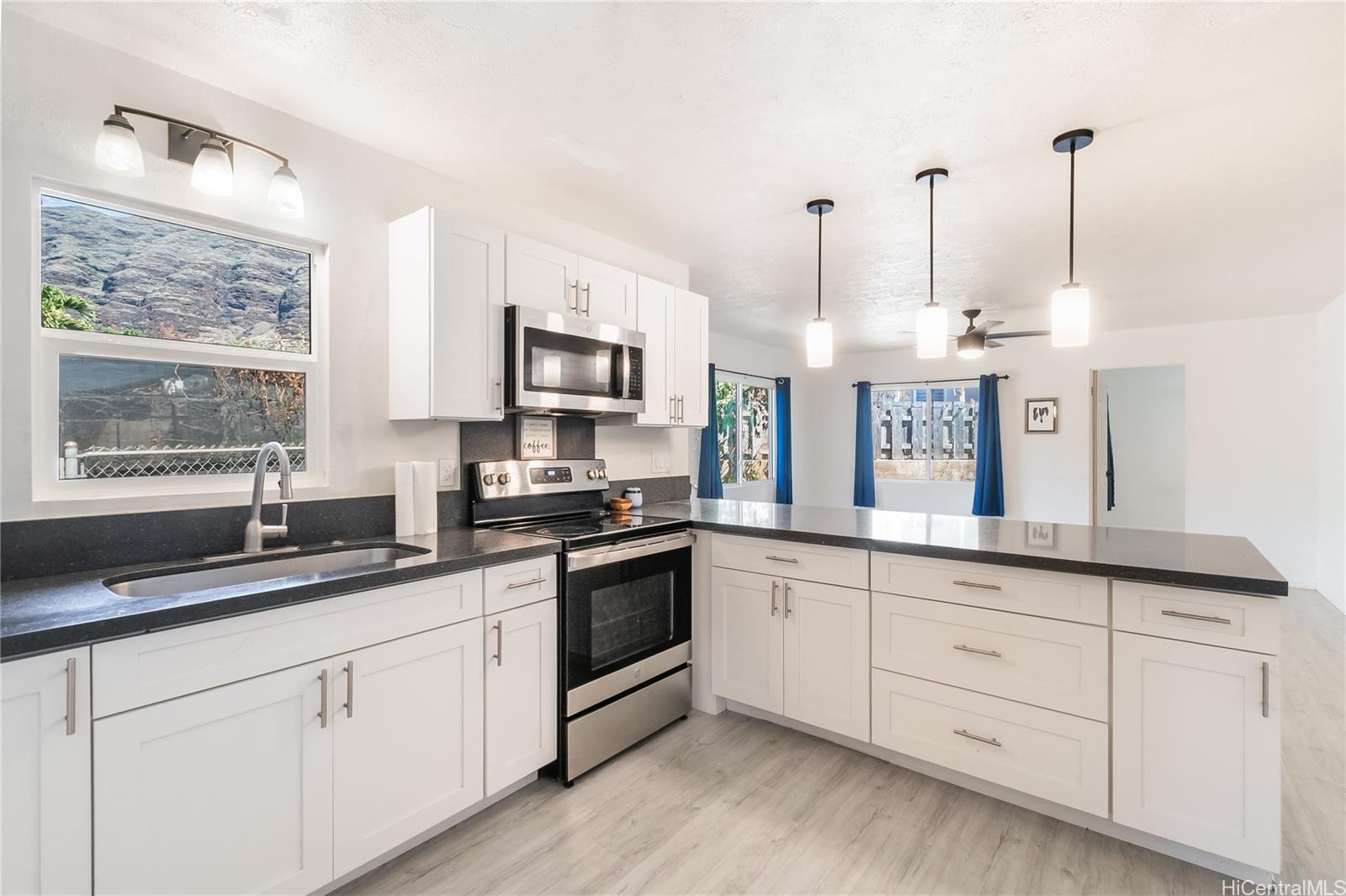 84-648  Kepue Street Makaha, Leeward home - photo 10 of 18