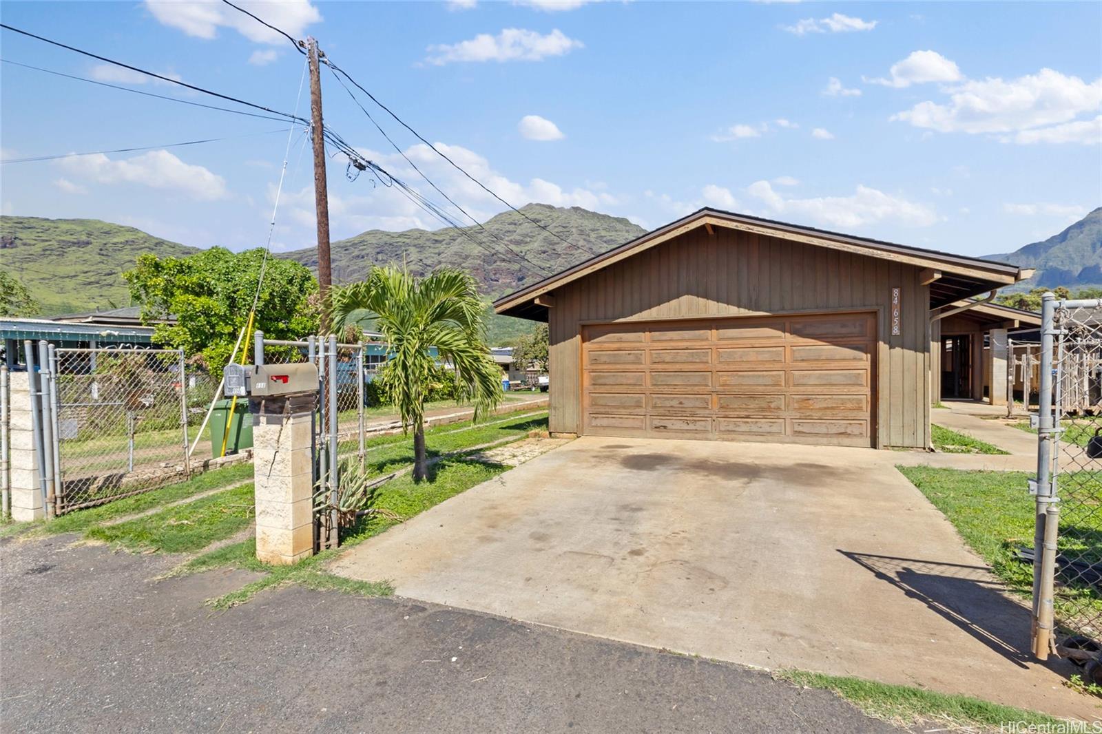 84-658  Lahaina Street Makaha, Leeward home - photo 2 of 25