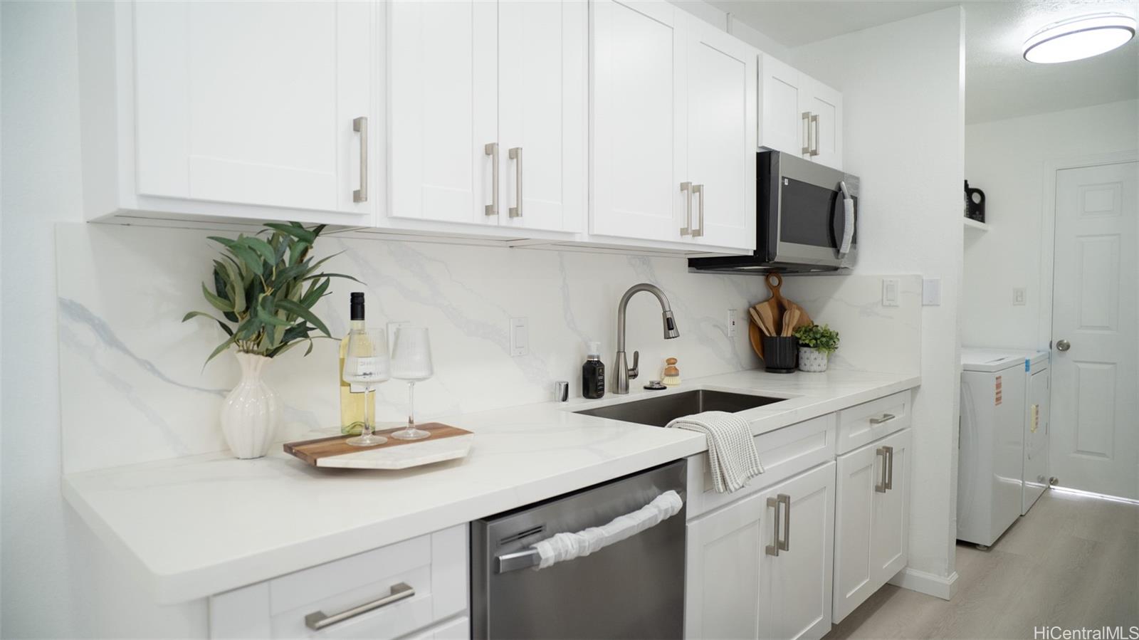 84-658  Manuku Street Makaha, Leeward home - photo 3 of 25