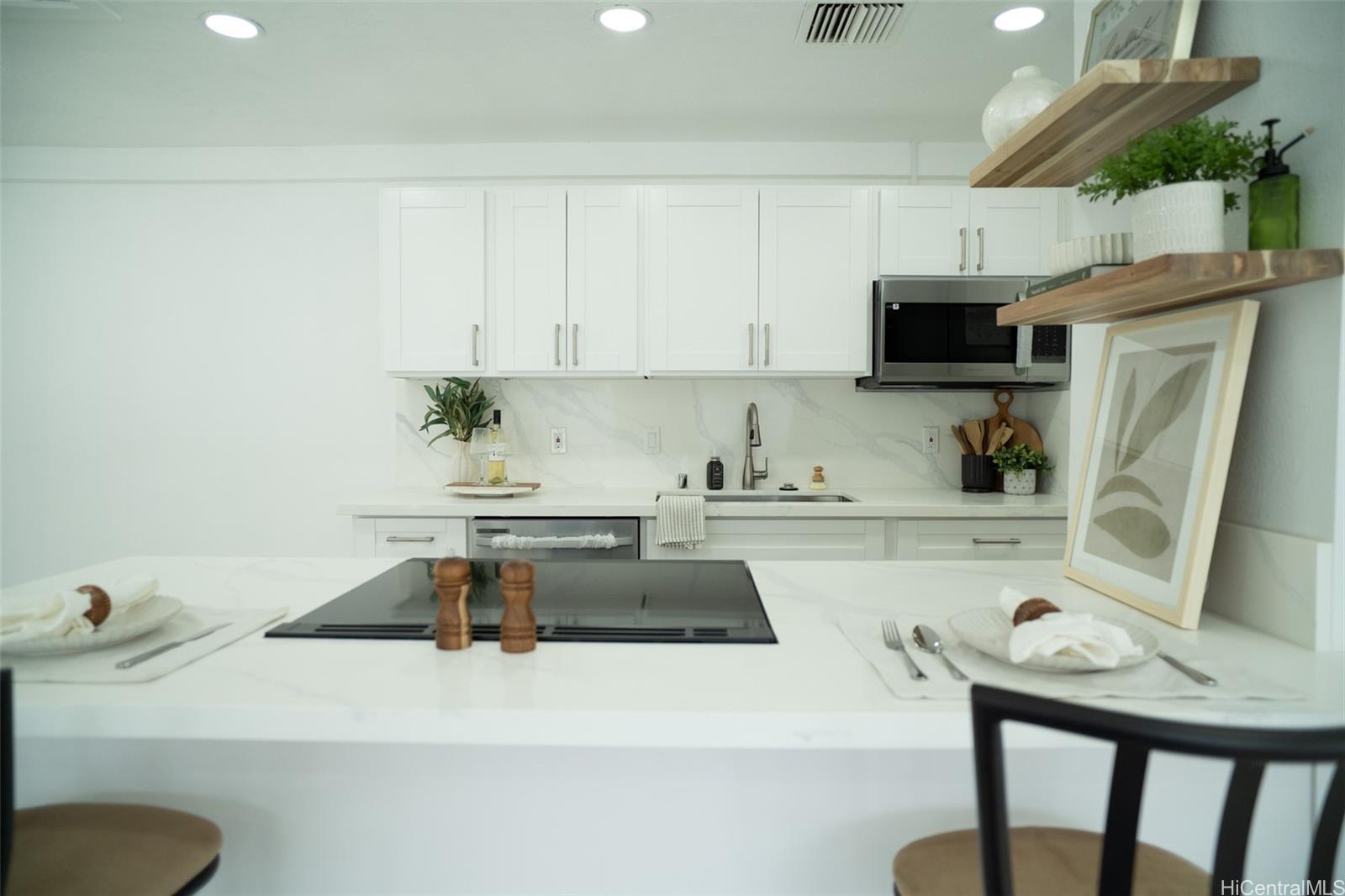 84-658  Manuku Street Makaha, Leeward home - photo 4 of 25