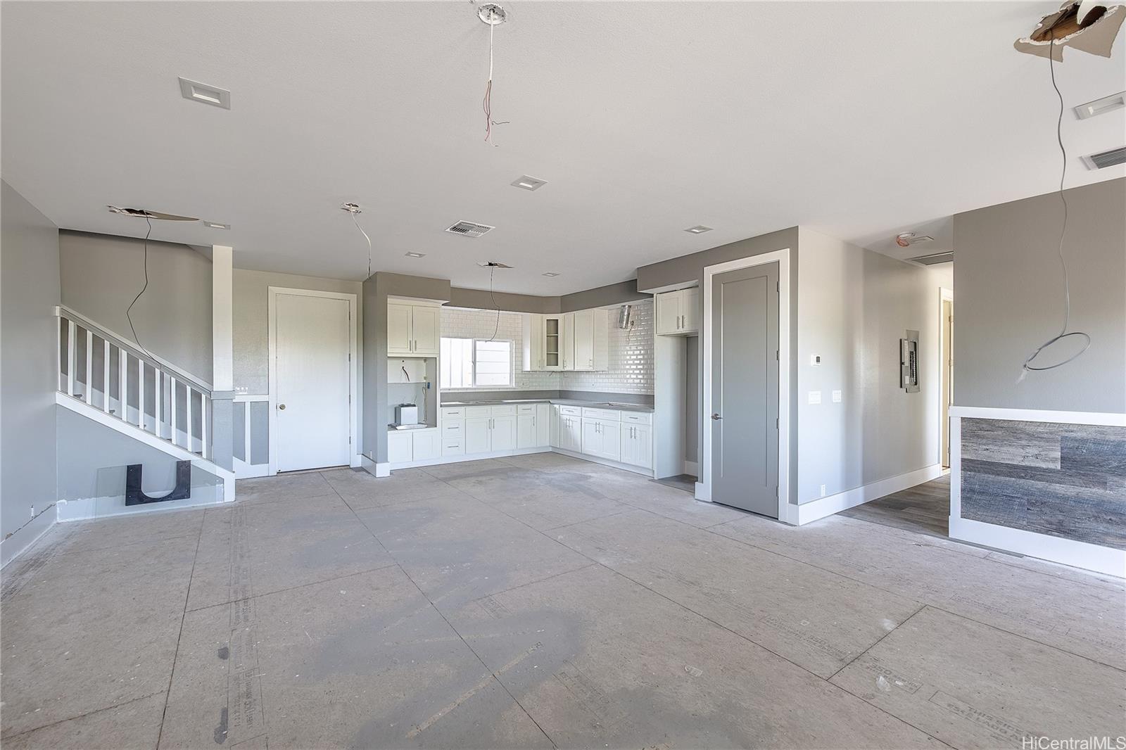 84-674  Farrington Hwy Makaha, Leeward home - photo 2 of 18