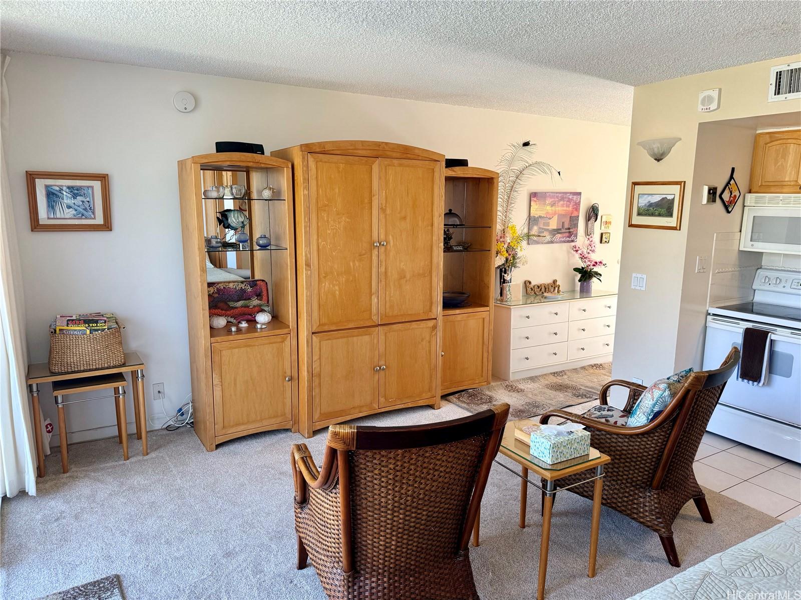 Makaha Valley Towers condo # 1001, Waianae, Hawaii - photo 3 of 19