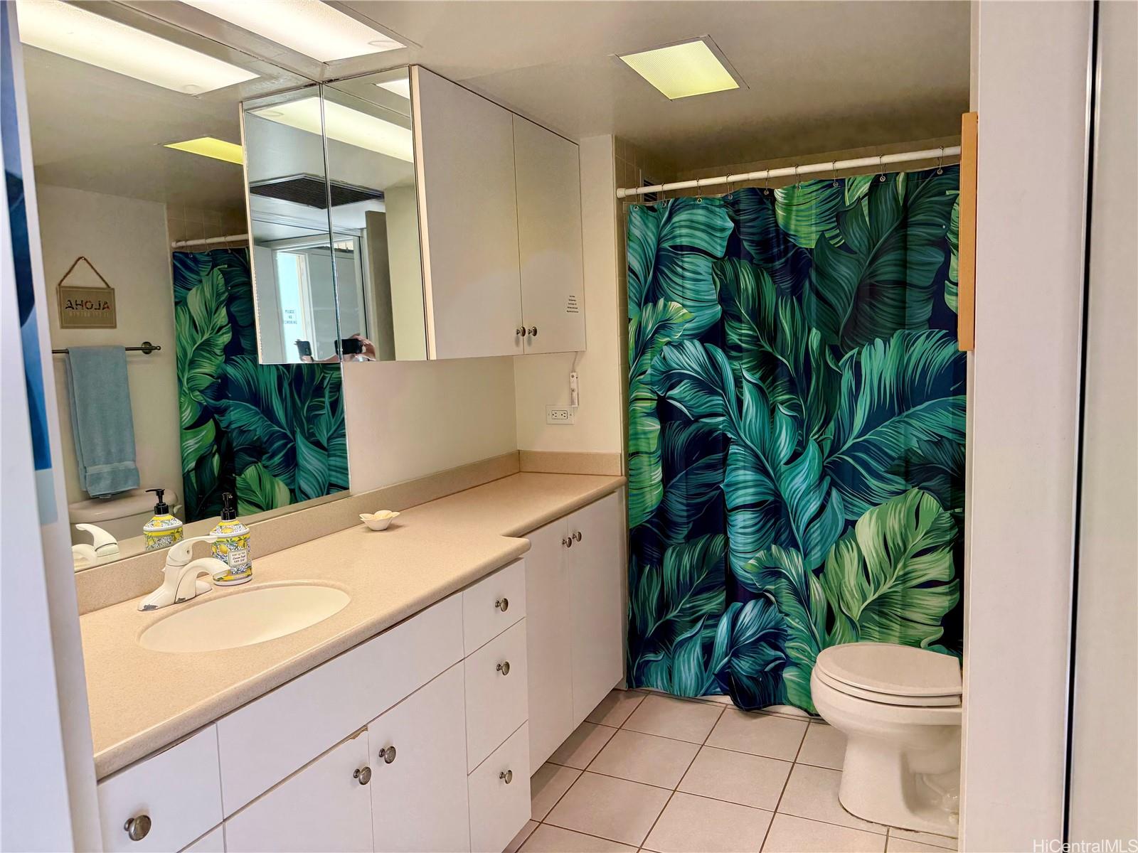 Makaha Valley Towers condo # 1001, Waianae, Hawaii - photo 10 of 19