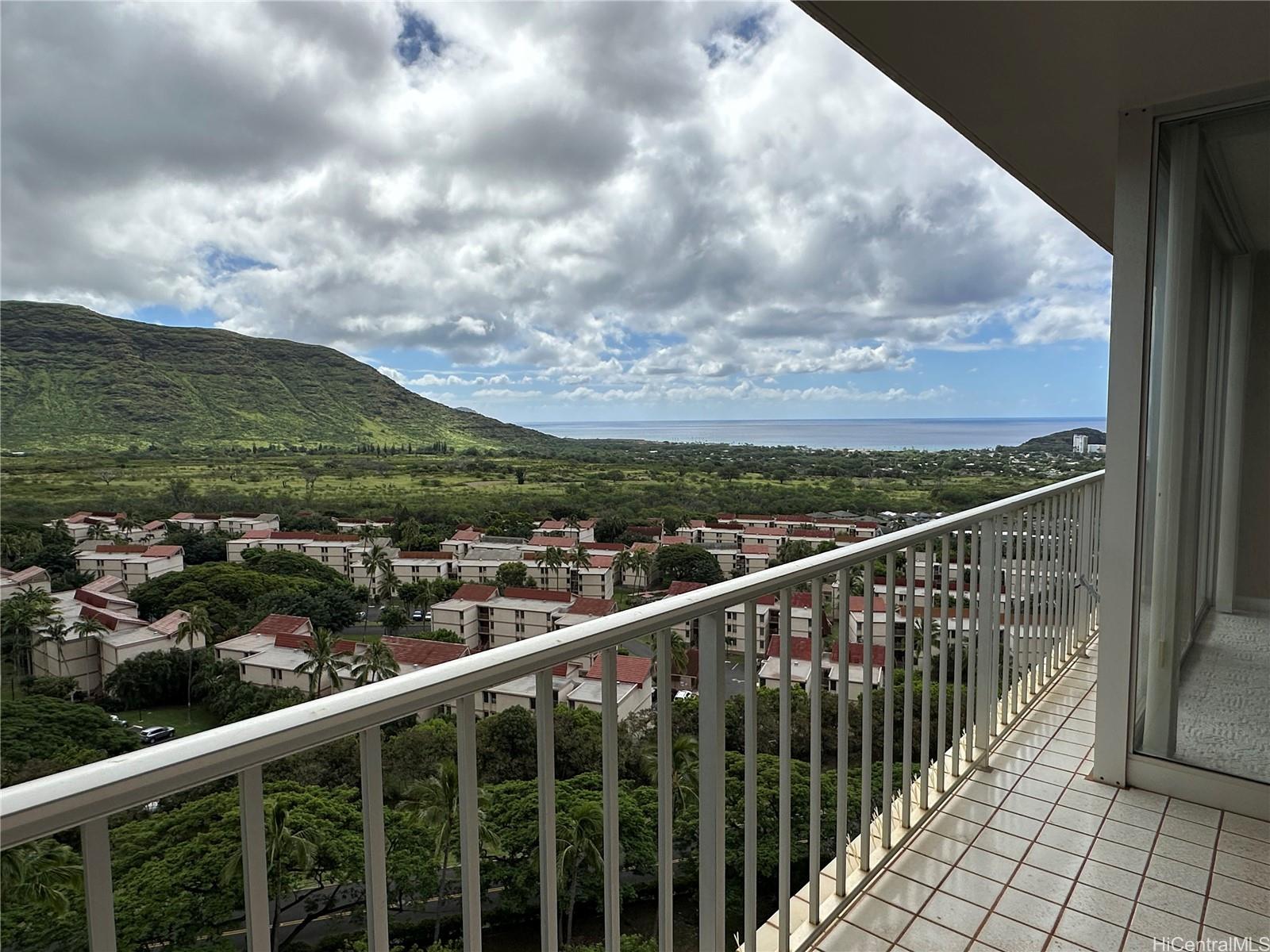 Makaha Valley Towers condo # 1103, Waianae, Hawaii - photo 5 of 12